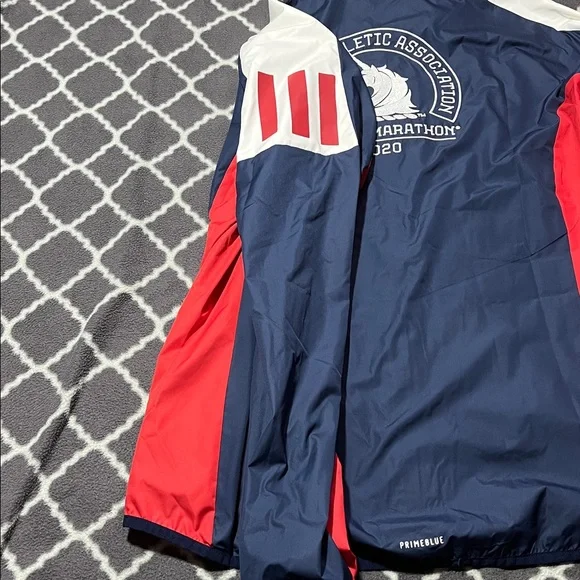 NWT Adidas 2020 Boston Marathon Running Jacket - Red & Blue - Size M - Picture 9 of 13